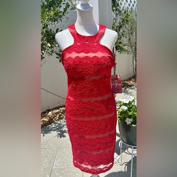 Emerald Sundae Dresses & Skirts - ❤️🧡”Emerald Sundae” NWT Bodycon Red Lace/Mesh Fully Lined MIDI Dress Size L❤️🧡